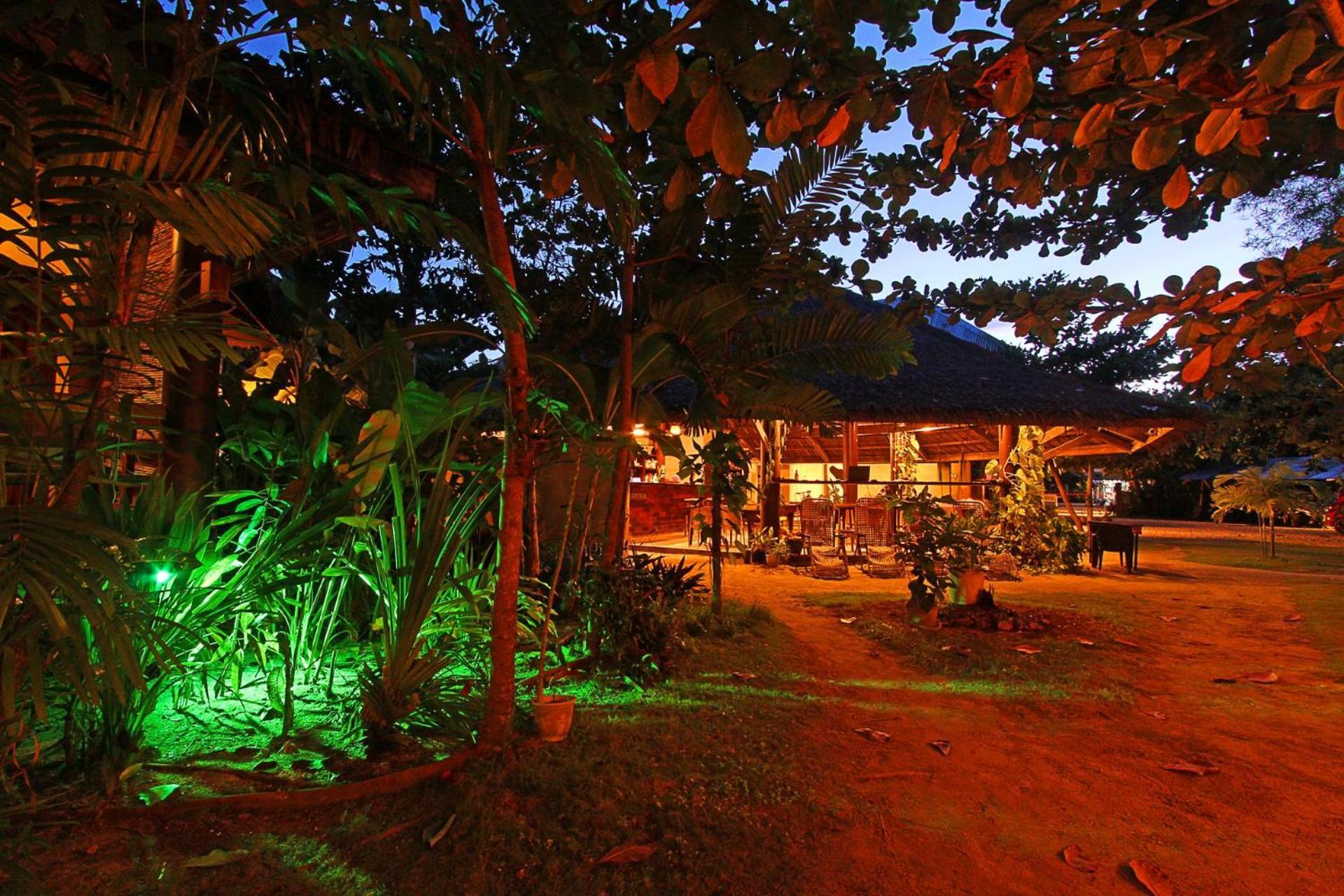 Jonas And Twins Resort General Luna  Exterior photo